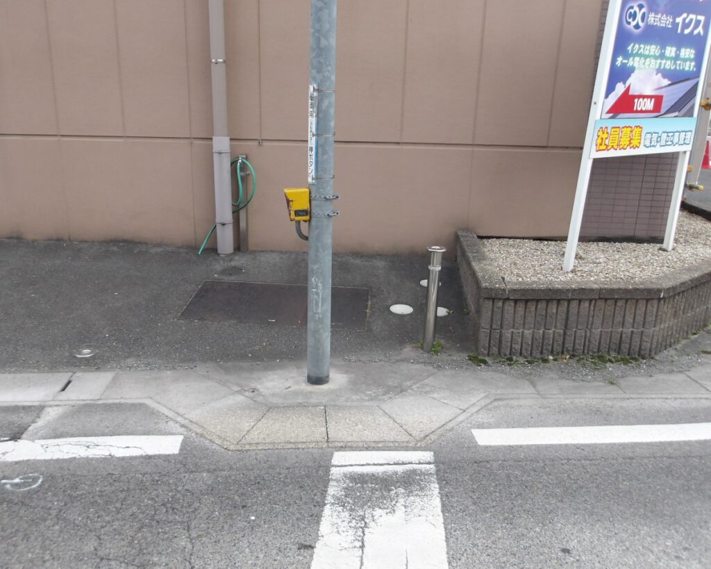交通信号機柱更新工事